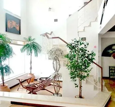 Charming Gale Gwenda 3 Bedrooms Close To ヴィラ *