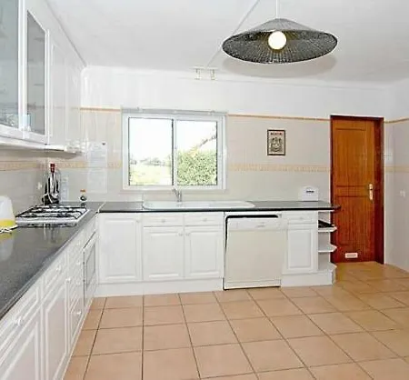 Charming Gale Gwenda 3 Bedrooms Close To ヴィラ